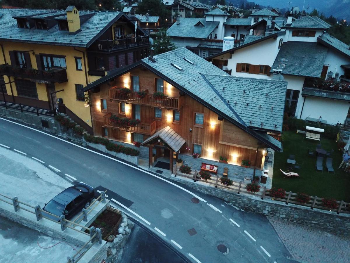 L'Abri Des Amis Hotel Courmayeur Luaran gambar