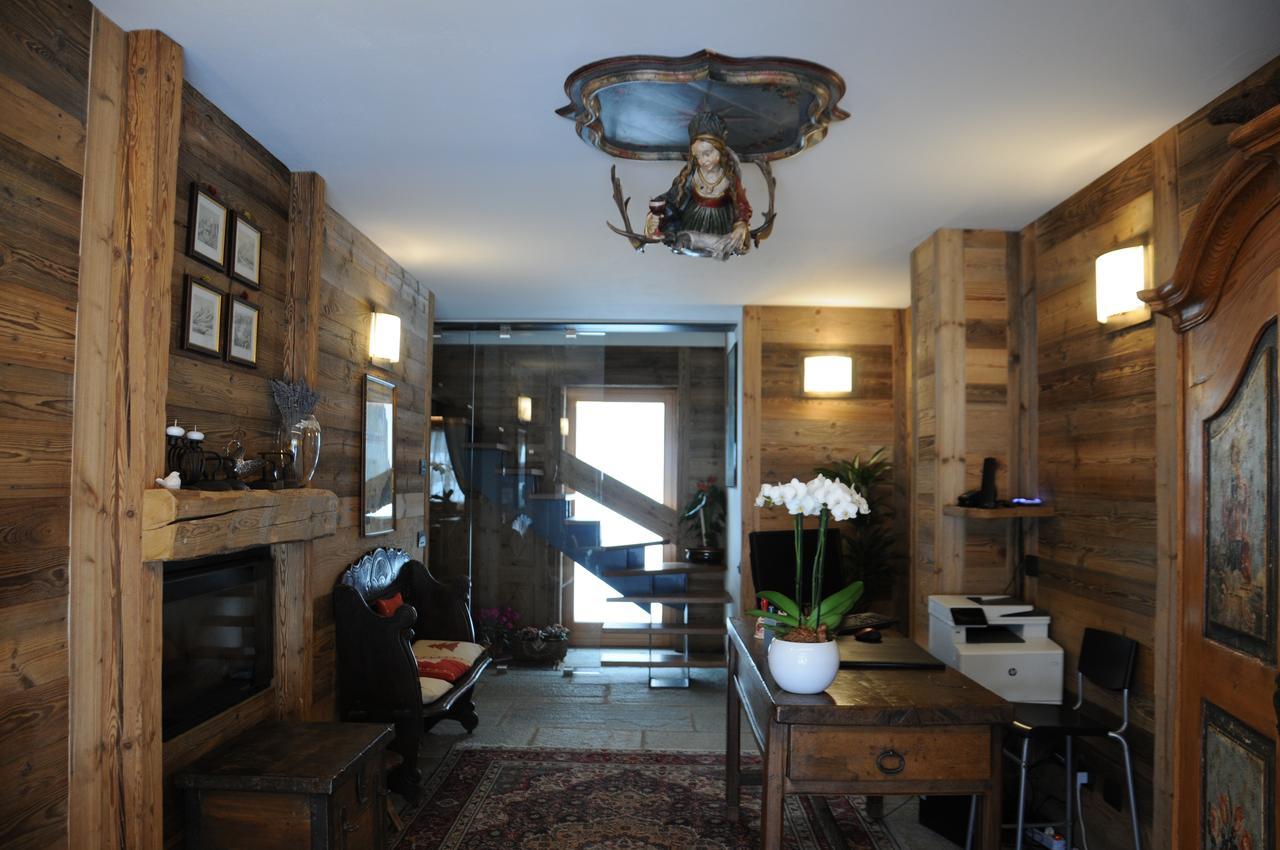 L'Abri Des Amis Hotel Courmayeur Luaran gambar