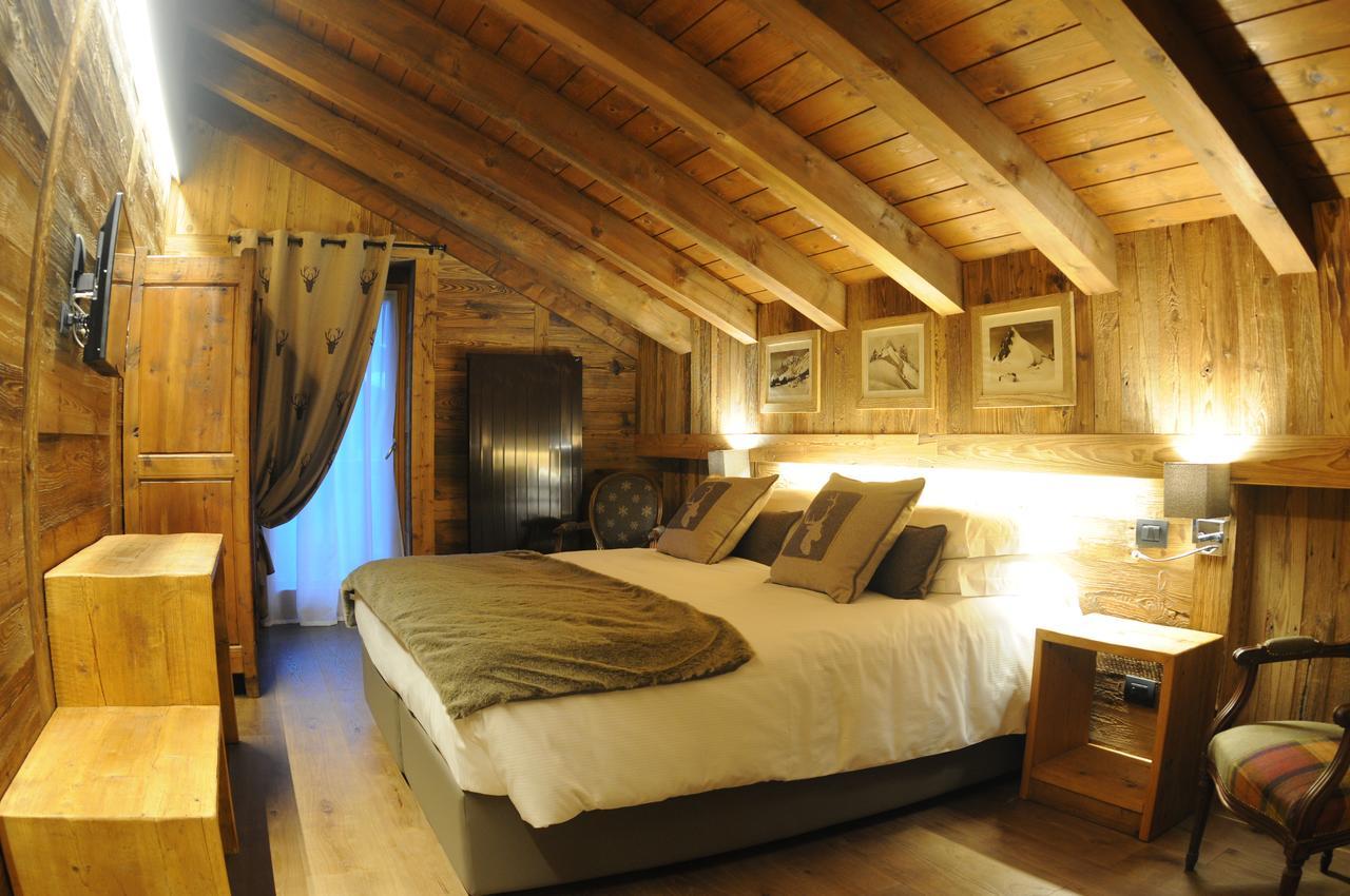 L'Abri Des Amis Hotel Courmayeur Luaran gambar