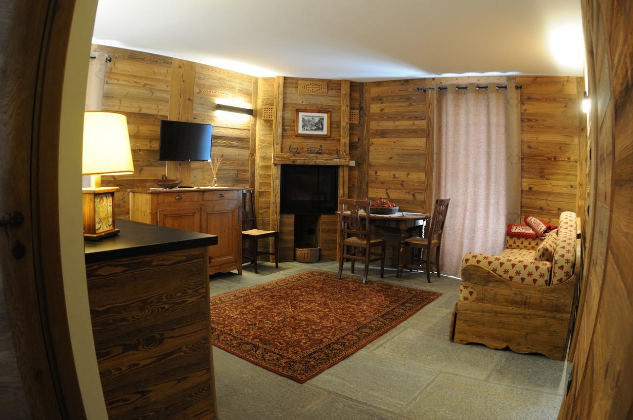 L'Abri Des Amis Hotel Courmayeur Luaran gambar
