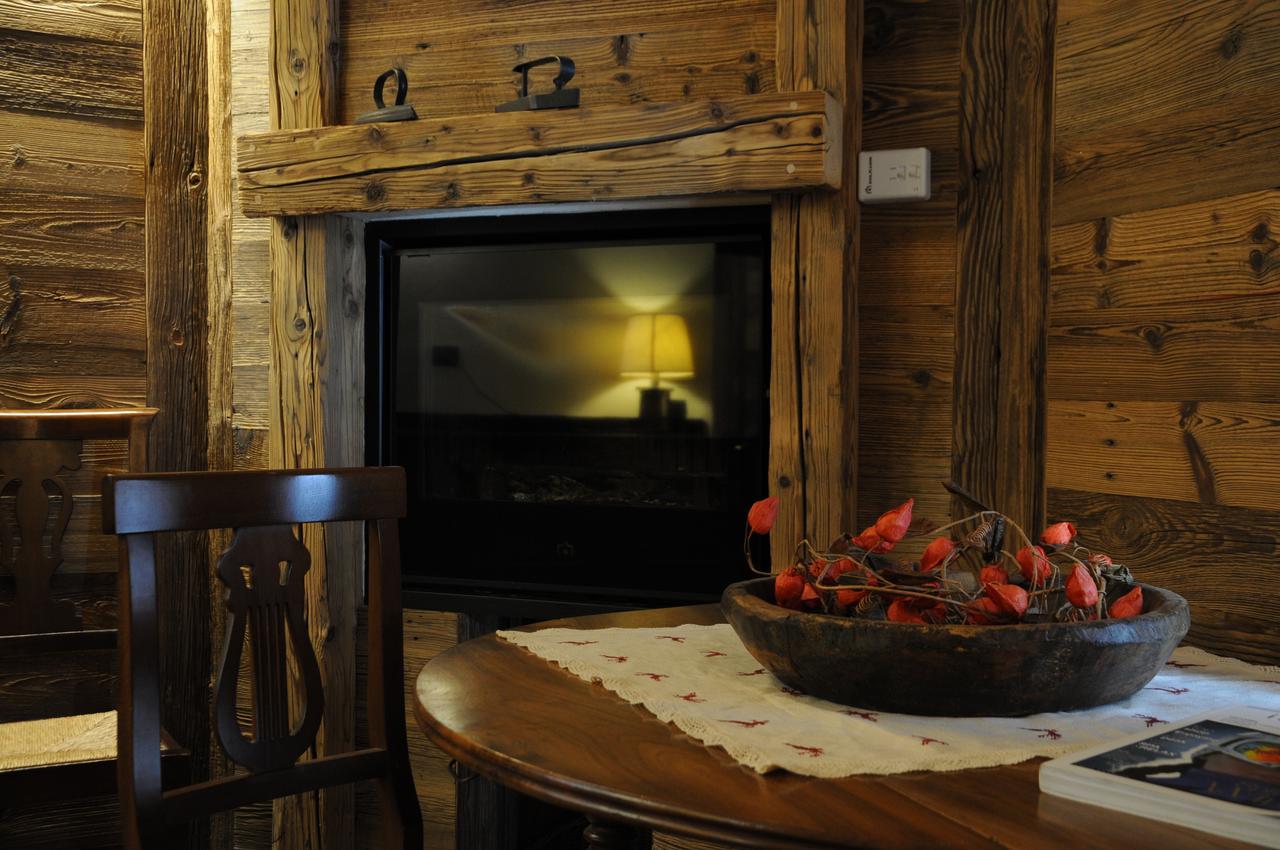 L'Abri Des Amis Hotel Courmayeur Luaran gambar