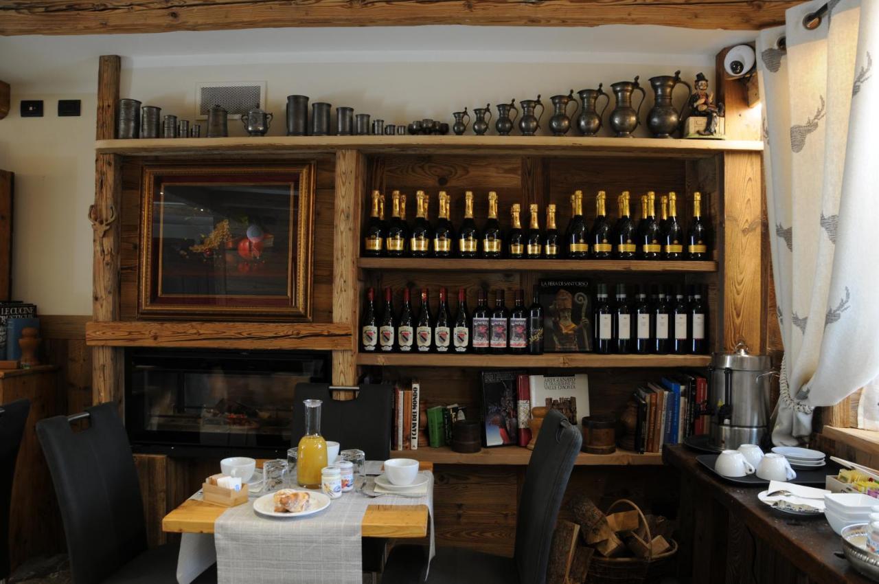 L'Abri Des Amis Hotel Courmayeur Luaran gambar
